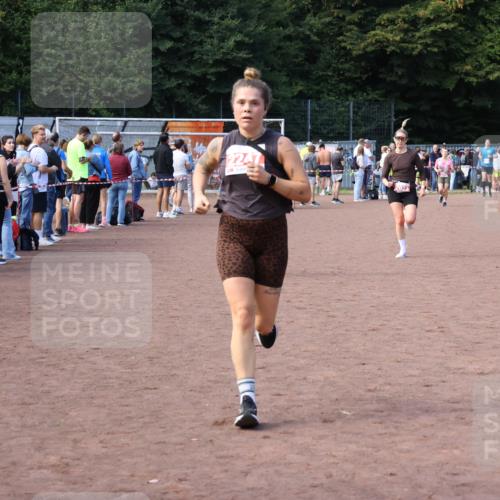 27.09.2026 - 35. Volkslauf durch das schöne Alstertal Strokosch-Dieckow http://msf.ph/oto/10572517 27.09.2026 12:21:59 Ziel 1664, 2023, 2247, 2332 meine-sportfotos.de