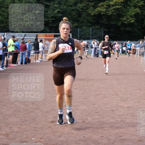 27.09.2026 - 35. Volkslauf durch das schöne Alstertal Strokosch-Dieckow http://msf.ph/oto/10572531 27.09.2026 12:22:00 Ziel 1664, 2023, 2247, 2332 meine-sportfotos.de