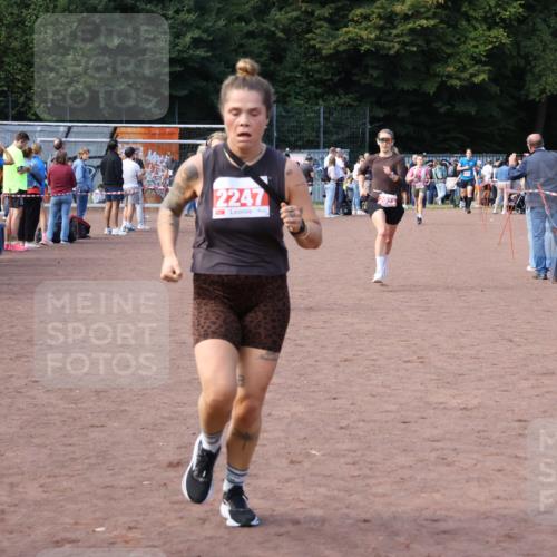 27.09.2026 - 35. Volkslauf durch das schöne Alstertal Strokosch-Dieckow http://msf.ph/oto/10572549 27.09.2026 12:22:00 Ziel 1664, 2023, 2247, 2332 meine-sportfotos.de