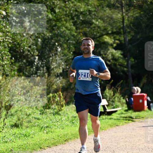 27.09.2026 - 35. Volkslauf durch das schöne Alstertal Dr. Thomas Lammeyer http://msf.ph/oto/10572684 27.09.2026 11:24:34 Laufen 3210 meine-sportfotos.de