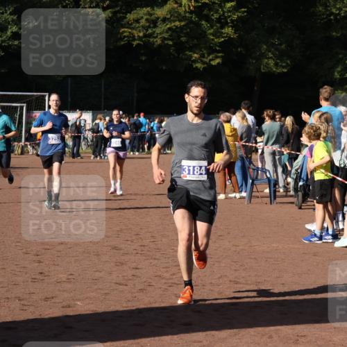 27.09.2026 - 35. Volkslauf durch das schöne Alstertal Strokosch-Dieckow http://msf.ph/oto/10572707 27.09.2026 11:20:59 Ziel 1418, 3184, 3246, 3252, 3269, 3394, 3989 meine-sportfotos.de