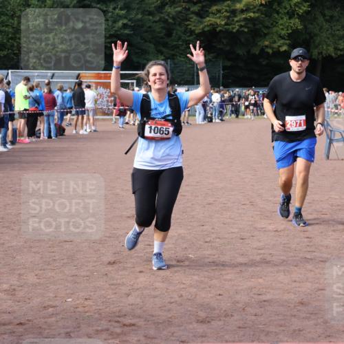 27.09.2026 - 35. Volkslauf durch das schöne Alstertal Strokosch-Dieckow http://msf.ph/oto/10572749 27.09.2026 12:22:25 Ziel 1065, 2971 meine-sportfotos.de