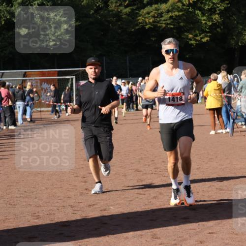 27.09.2026 - 35. Volkslauf durch das schöne Alstertal Strokosch-Dieckow http://msf.ph/oto/10572750 27.09.2026 11:20:55 Ziel 1418, 3184, 3234, 3252, 3989 meine-sportfotos.de