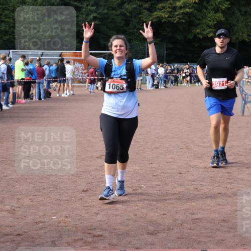 27.09.2026 - 35. Volkslauf durch das schöne Alstertal Strokosch-Dieckow http://msf.ph/oto/10572759 27.09.2026 12:22:25 Ziel 1065, 2971 meine-sportfotos.de