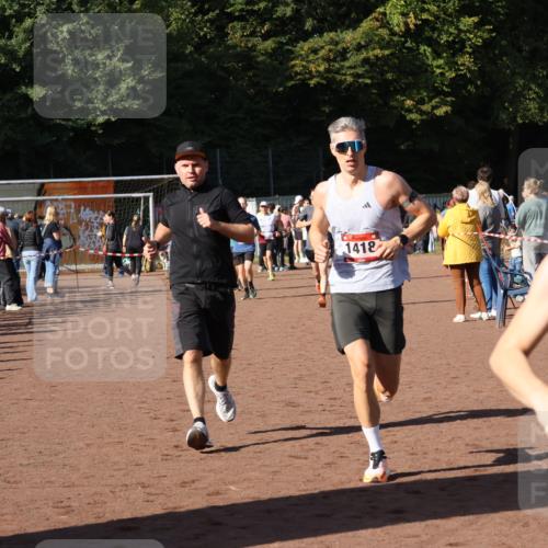 27.09.2026 - 35. Volkslauf durch das schöne Alstertal Strokosch-Dieckow http://msf.ph/oto/10572844 27.09.2026 11:20:55 Ziel 1418, 3184, 3234, 3252, 3989 meine-sportfotos.de