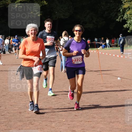 27.09.2026 - 35. Volkslauf durch das schöne Alstertal Strokosch-Dieckow http://msf.ph/oto/10572855 27.09.2026 12:22:49 Ziel 1644, 2104, 2218, 2220, 2370 meine-sportfotos.de