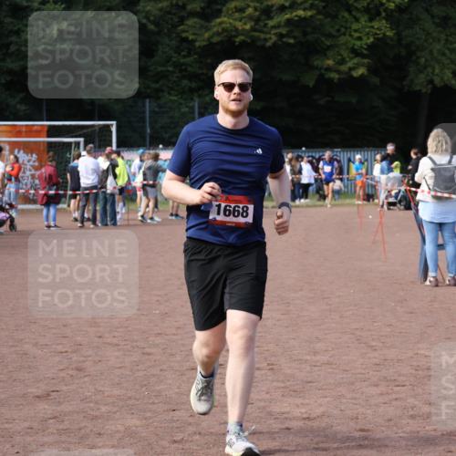 27.09.2026 - 35. Volkslauf durch das schöne Alstertal Strokosch-Dieckow http://msf.ph/oto/10573096 27.09.2026 12:23:07 Ziel 1668 meine-sportfotos.de