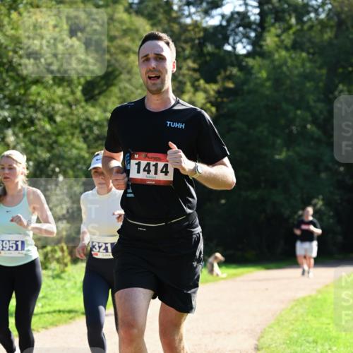 27.09.2026 - 35. Volkslauf durch das schöne Alstertal Dr. Thomas Lammeyer http://msf.ph/oto/10573165 27.09.2026 11:26:43 Laufen 3951, 321, 1414 meine-sportfotos.de