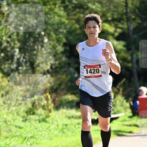 27.09.2026 - 35. Volkslauf durch das schöne Alstertal Dr. Thomas Lammeyer http://msf.ph/oto/10573375 27.09.2026 11:27:39 Laufen 1420 meine-sportfotos.de