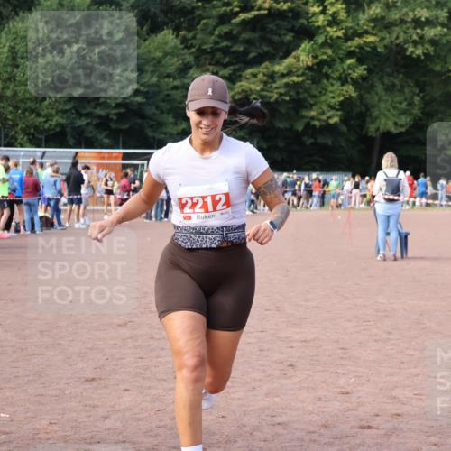 27.09.2026 - 35. Volkslauf durch das schöne Alstertal Strokosch-Dieckow http://msf.ph/oto/10573405 27.09.2026 12:24:24 Ziel 2212 meine-sportfotos.de