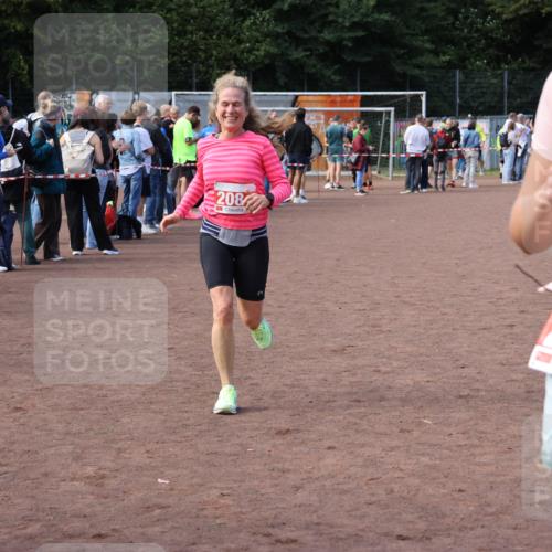 27.09.2026 - 35. Volkslauf durch das schöne Alstertal Strokosch-Dieckow http://msf.ph/oto/10573529 27.09.2026 12:24:59 Ziel 2084, 2366, 2492 meine-sportfotos.de