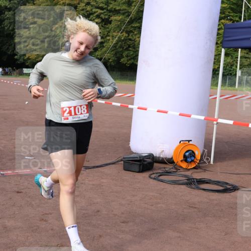 27.09.2026 - 35. Volkslauf durch das schöne Alstertal Strokosch-Dieckow http://msf.ph/oto/10573638 27.09.2026 12:25:11 Ziel 2108 meine-sportfotos.de