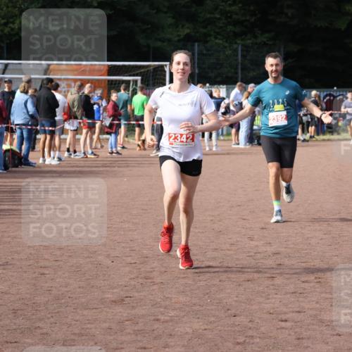 27.09.2026 - 35. Volkslauf durch das schöne Alstertal Strokosch-Dieckow http://msf.ph/oto/10573651 27.09.2026 12:25:25 Ziel 2342, 2392 meine-sportfotos.de