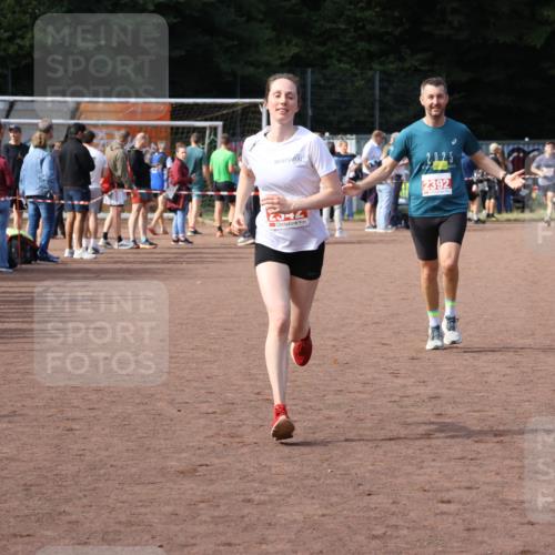 27.09.2026 - 35. Volkslauf durch das schöne Alstertal Strokosch-Dieckow http://msf.ph/oto/10573659 27.09.2026 12:25:25 Ziel 2342, 2392 meine-sportfotos.de