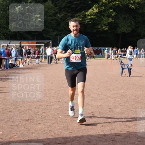 27.09.2026 - 35. Volkslauf durch das schöne Alstertal Strokosch-Dieckow http://msf.ph/oto/10573713 27.09.2026 12:25:29 Ziel 2168, 2342, 2392 meine-sportfotos.de