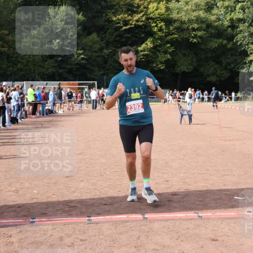 27.09.2026 - 35. Volkslauf durch das schöne Alstertal Strokosch-Dieckow http://msf.ph/oto/10573726 27.09.2026 12:25:30 Ziel 2168, 2342, 2392 meine-sportfotos.de
