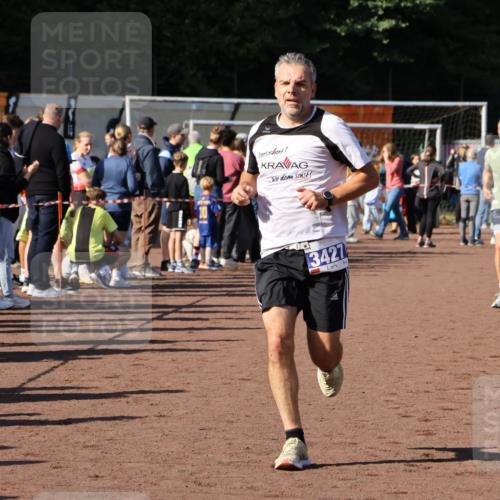 27.09.2026 - 35. Volkslauf durch das schöne Alstertal Strokosch-Dieckow http://msf.ph/oto/10573727 27.09.2026 11:20:36 Ziel 3204, 3427 meine-sportfotos.de