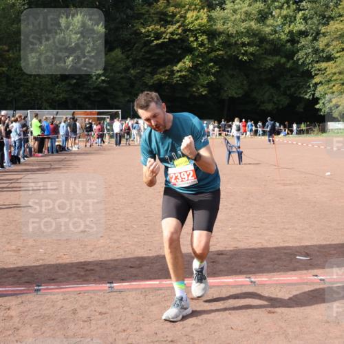 27.09.2026 - 35. Volkslauf durch das schöne Alstertal Strokosch-Dieckow http://msf.ph/oto/10573765 27.09.2026 12:25:30 Ziel 2168, 2342, 2392 meine-sportfotos.de