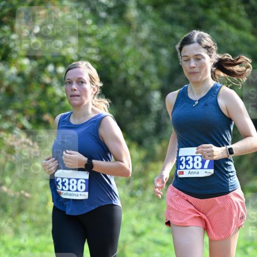 27.09.2026 - 35. Volkslauf durch das schöne Alstertal Dr. Thomas Lammeyer http://msf.ph/oto/10574125 27.09.2026 11:31:32 Laufen 3386, 3387 meine-sportfotos.de