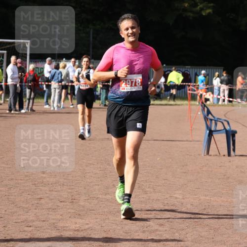27.09.2026 - 35. Volkslauf durch das schöne Alstertal Strokosch-Dieckow http://msf.ph/oto/10574132 27.09.2026 12:27:17 Ziel 2259, 2978 meine-sportfotos.de