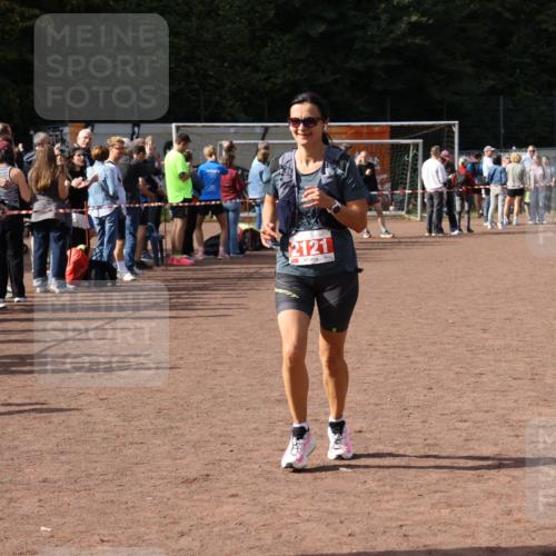 27.09.2026 - 35. Volkslauf durch das schöne Alstertal Strokosch-Dieckow http://msf.ph/oto/10574278 27.09.2026 12:27:42 Ziel 2121 meine-sportfotos.de