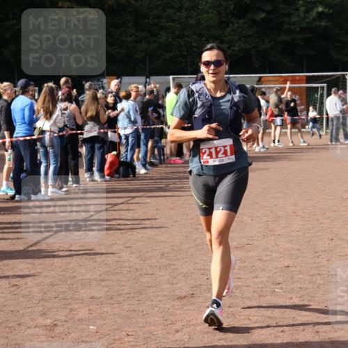 27.09.2026 - 35. Volkslauf durch das schöne Alstertal Strokosch-Dieckow http://msf.ph/oto/10574312 27.09.2026 12:27:43 Ziel 2121 meine-sportfotos.de