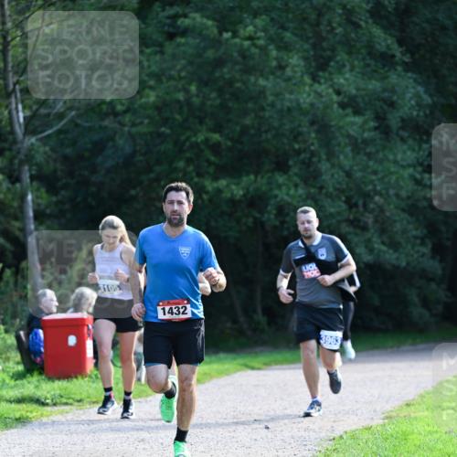 27.09.2026 - 35. Volkslauf durch das schöne Alstertal Dr. Thomas Lammeyer http://msf.ph/oto/10574333 27.09.2026 11:32:18 Laufen 3105, 1432, 3963 meine-sportfotos.de