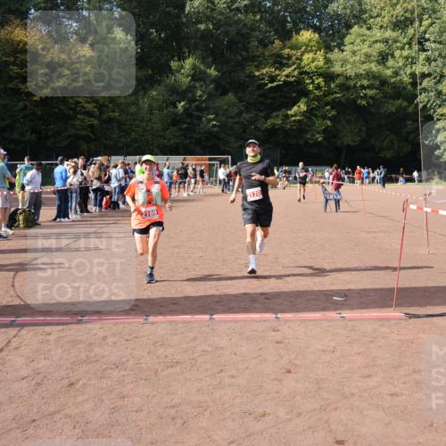 27.09.2026 - 35. Volkslauf durch das schöne Alstertal Strokosch-Dieckow http://msf.ph/oto/10574559 27.09.2026 12:28:46 Ziel 2169, 2170, 2360 meine-sportfotos.de