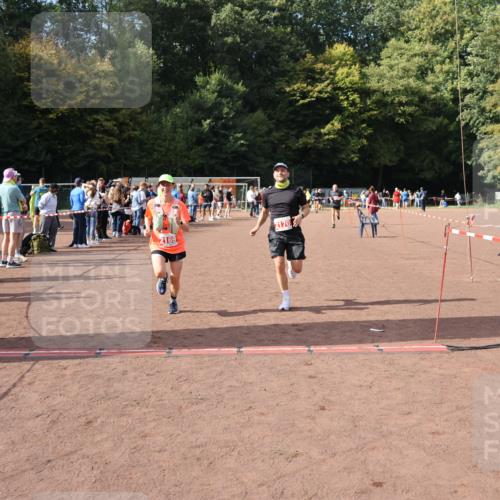 27.09.2026 - 35. Volkslauf durch das schöne Alstertal Strokosch-Dieckow http://msf.ph/oto/10574564 27.09.2026 12:28:46 Ziel 2169, 2170, 2360 meine-sportfotos.de