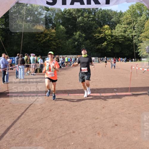 27.09.2026 - 35. Volkslauf durch das schöne Alstertal Strokosch-Dieckow http://msf.ph/oto/10574595 27.09.2026 12:28:46 Ziel 2169, 2170, 2360 meine-sportfotos.de