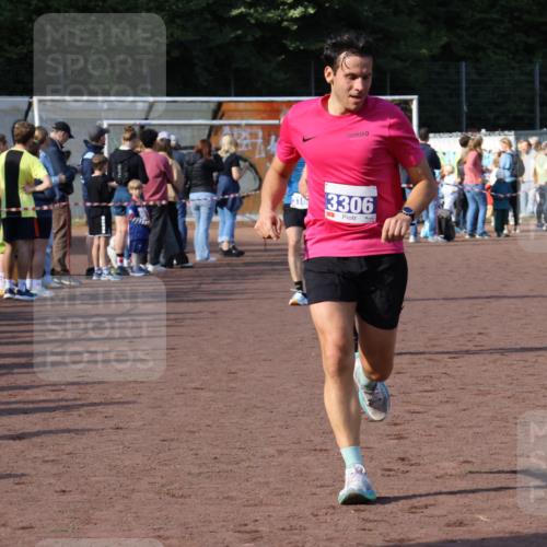 27.09.2026 - 35. Volkslauf durch das schöne Alstertal Strokosch-Dieckow http://msf.ph/oto/10574669 27.09.2026 11:20:20 Ziel 3166, 3306, 3380 meine-sportfotos.de