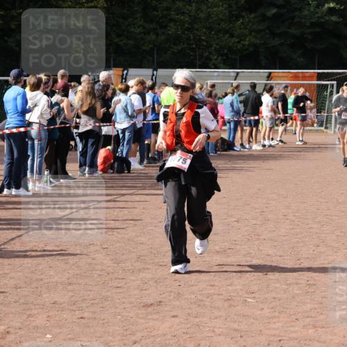 27.09.2026 - 35. Volkslauf durch das schöne Alstertal Strokosch-Dieckow http://msf.ph/oto/10574718 27.09.2026 12:28:56 Ziel 1075, 2360 meine-sportfotos.de