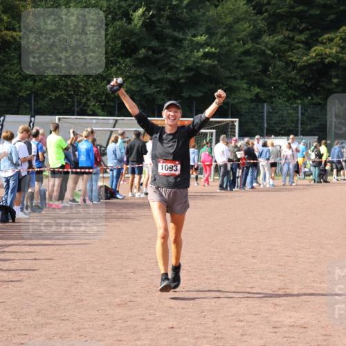 27.09.2026 - 35. Volkslauf durch das schöne Alstertal Strokosch-Dieckow http://msf.ph/oto/10574785 27.09.2026 12:29:03 Ziel 1093 meine-sportfotos.de
