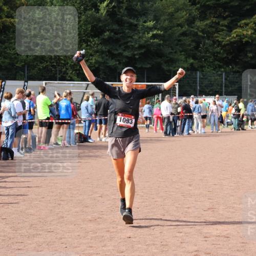 27.09.2026 - 35. Volkslauf durch das schöne Alstertal Strokosch-Dieckow http://msf.ph/oto/10574813 27.09.2026 12:29:03 Ziel 1093 meine-sportfotos.de