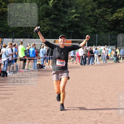 27.09.2026 - 35. Volkslauf durch das schöne Alstertal Strokosch-Dieckow http://msf.ph/oto/10574823 27.09.2026 12:29:03 Ziel 1093 meine-sportfotos.de