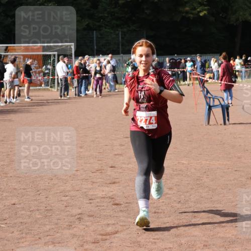 27.09.2026 - 35. Volkslauf durch das schöne Alstertal Strokosch-Dieckow http://msf.ph/oto/10574948 27.09.2026 12:29:22 Ziel 2274 meine-sportfotos.de