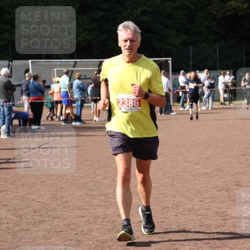 27.09.2026 - 35. Volkslauf durch das schöne Alstertal Strokosch-Dieckow http://msf.ph/oto/10574981 27.09.2026 12:34:02 Ziel 2236, 2386 meine-sportfotos.de