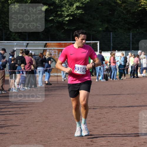 27.09.2026 - 35. Volkslauf durch das schöne Alstertal Strokosch-Dieckow http://msf.ph/oto/10575022 27.09.2026 11:20:20 Ziel 3166, 3306, 3380 meine-sportfotos.de