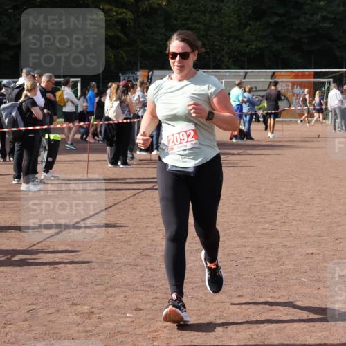 27.09.2026 - 35. Volkslauf durch das schöne Alstertal Strokosch-Dieckow http://msf.ph/oto/10575093 27.09.2026 12:34:30 Ziel 2092 meine-sportfotos.de