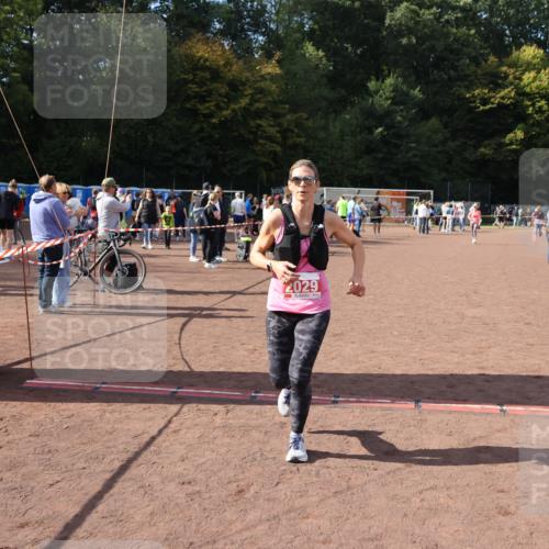 27.09.2026 - 35. Volkslauf durch das schöne Alstertal Strokosch-Dieckow http://msf.ph/oto/10575213 27.09.2026 12:34:51 Ziel 2029, 2030, 2252, 2263 meine-sportfotos.de