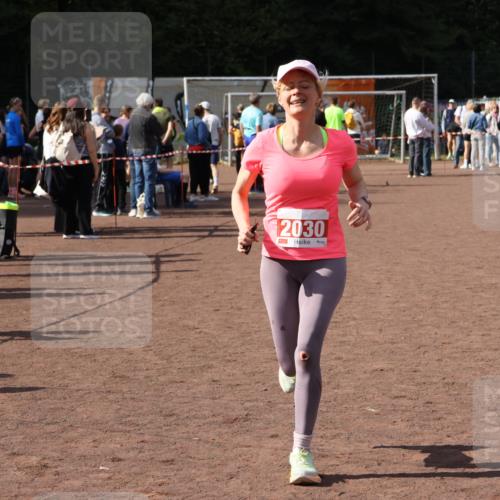 27.09.2026 - 35. Volkslauf durch das schöne Alstertal Strokosch-Dieckow http://msf.ph/oto/10575296 27.09.2026 12:34:59 Ziel 2030 meine-sportfotos.de