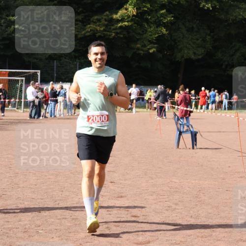 27.09.2026 - 35. Volkslauf durch das schöne Alstertal Strokosch-Dieckow http://msf.ph/oto/10575378 27.09.2026 12:29:44 Ziel 2000, 2053 meine-sportfotos.de