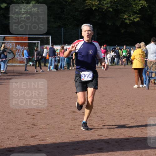 27.09.2026 - 35. Volkslauf durch das schöne Alstertal Strokosch-Dieckow http://msf.ph/oto/10575528 27.09.2026 11:20:09 Ziel 3398, 3423 meine-sportfotos.de
