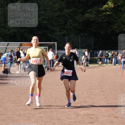 27.09.2026 - 35. Volkslauf durch das schöne Alstertal Strokosch-Dieckow http://msf.ph/oto/10575589 27.09.2026 12:36:23 Ziel 2155, 2158 meine-sportfotos.de