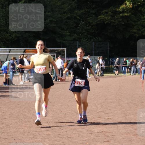 27.09.2026 - 35. Volkslauf durch das schöne Alstertal Strokosch-Dieckow http://msf.ph/oto/10575594 27.09.2026 12:36:23 Ziel 2155, 2158 meine-sportfotos.de