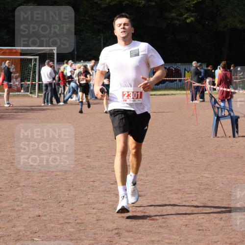 27.09.2026 - 35. Volkslauf durch das schöne Alstertal Strokosch-Dieckow http://msf.ph/oto/10575660 27.09.2026 12:29:55 Ziel 2301 meine-sportfotos.de