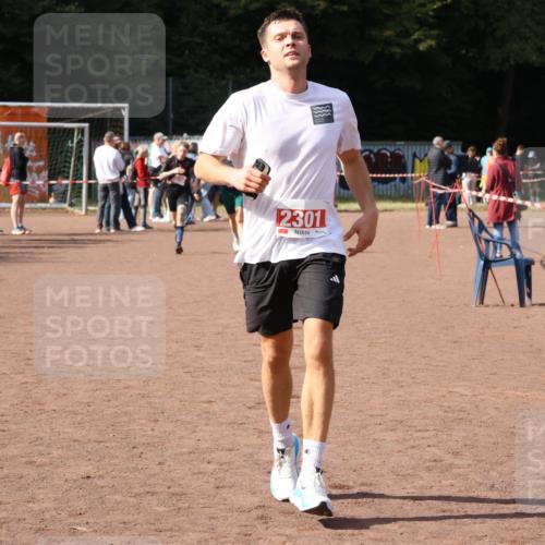 27.09.2026 - 35. Volkslauf durch das schöne Alstertal Strokosch-Dieckow http://msf.ph/oto/10575736 27.09.2026 12:29:55 Ziel 2301 meine-sportfotos.de