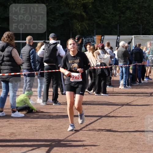 27.09.2026 - 35. Volkslauf durch das schöne Alstertal Strokosch-Dieckow http://msf.ph/oto/10575845 27.09.2026 12:37:31 Ziel 2270 meine-sportfotos.de