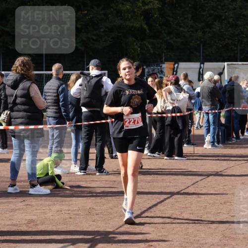 27.09.2026 - 35. Volkslauf durch das schöne Alstertal Strokosch-Dieckow http://msf.ph/oto/10575864 27.09.2026 12:37:31 Ziel 2270 meine-sportfotos.de