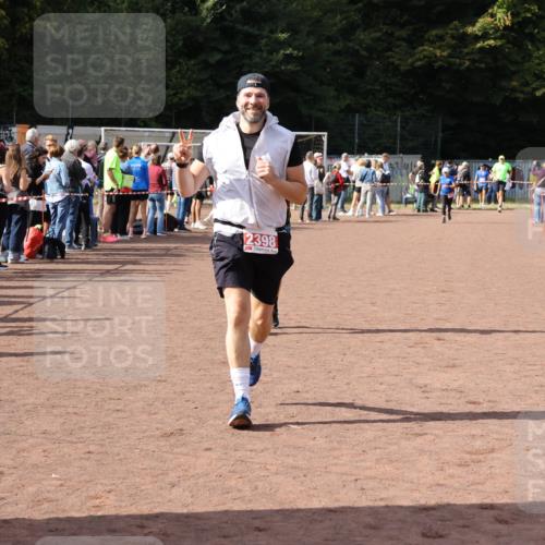 27.09.2026 - 35. Volkslauf durch das schöne Alstertal Strokosch-Dieckow http://msf.ph/oto/10576095 27.09.2026 12:30:24 Ziel 1074, 1104, 2398 meine-sportfotos.de